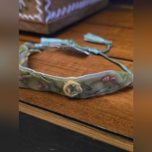 NWT Free People Eternal Friendship Bracelet in Green - Picture 2 of 8